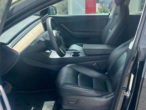 Used 2021 Tesla Model Y Long Range AWD/4WD image 7