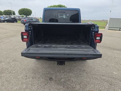 Used 2025 Jeep Gladiator Mojave AWD/4WD image 13