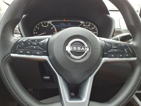 Used 2023 Nissan Altima 2.5 SV FWD image 17