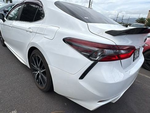 Used 2021 Toyota Camry SE FWD image 7