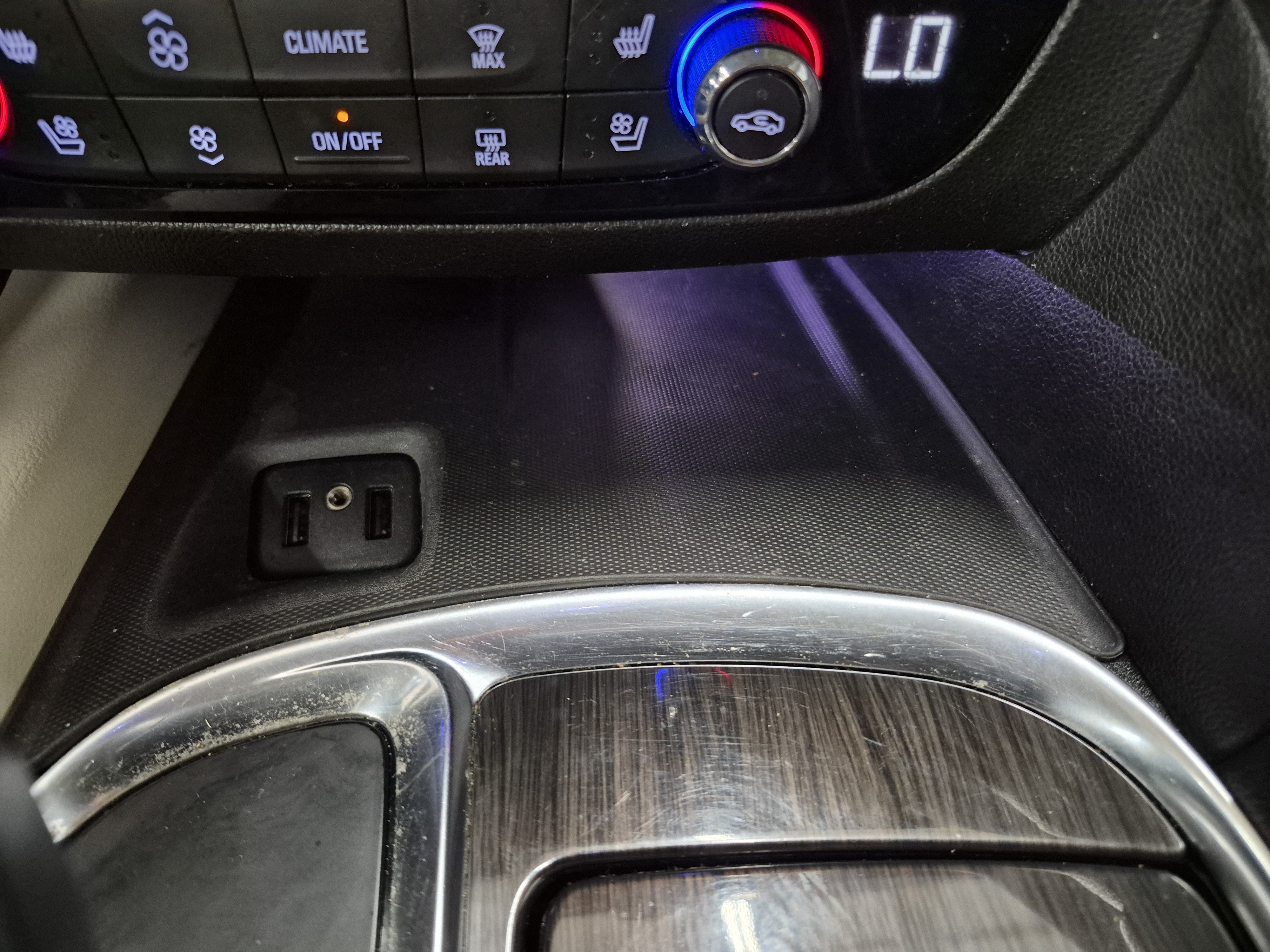 Used 2018 Buick Enclave Premium FWD image 32