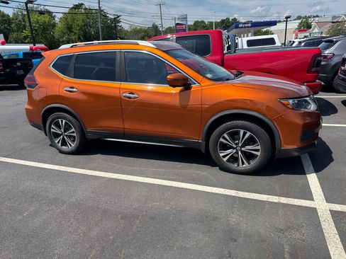 Used 2019 Nissan Rogue SV w/ Sun & Sound Touring Package AWD/4WD image 1