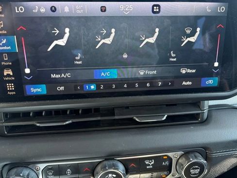 Used 2024 Jeep Wrangler Unlimited Sahara w/ Safety Group AWD/4WD image 27