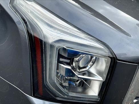 Used 2020 GMC Yukon SLT image 26