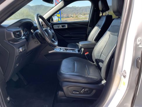 Used 2020 Ford Explorer Limited w/ Hybrid Equipment Group 310A image 9