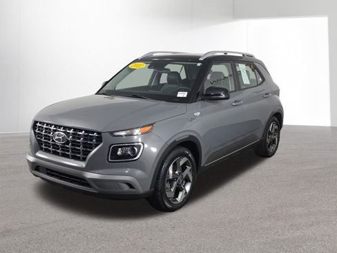 Used 2022 Hyundai Venue Limited image 42