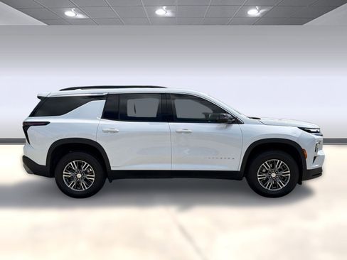 Certified 2024 Chevrolet Traverse LT FWD image 7