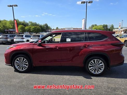 New 2026 Toyota Highlander Platinum AWD/4WD image 4