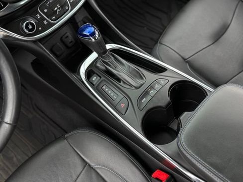 Used 2018 Chevrolet Volt Premier w/ Driver Confidence Package FWD image 28