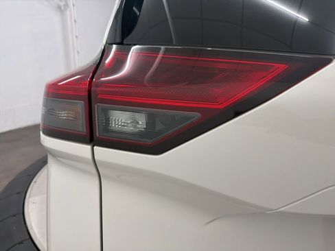 Used 2023 Nissan Rogue Platinum w/ Platinum Premium Package image 12