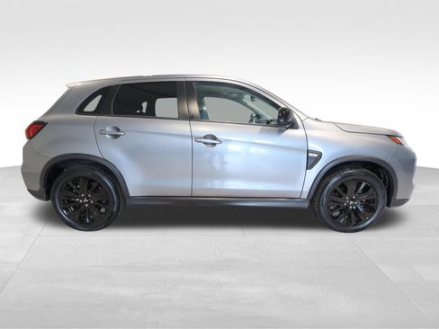 Used 2025 Mitsubishi Outlander Sport LE AWD/4WD image 5