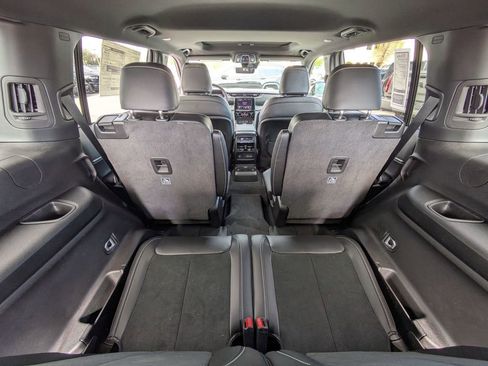 New 2025 Jeep Grand Cherokee L Altitude image 32