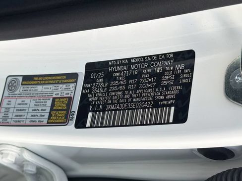 Certified 2025 Hyundai Tucson SE FWD image 29