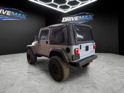 Used 2005 Jeep Wrangler Rubicon AWD/4WD image 7