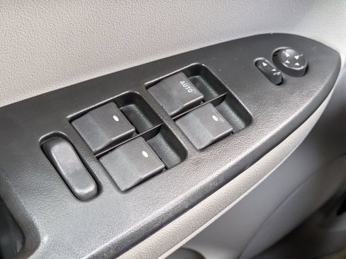 Used 2010 Chevrolet Impala LS FWD image 21