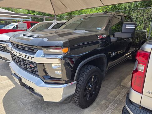 Used 2020 Chevrolet Silverado 2500 LT w/ Texas Edition AWD/4WD image 2