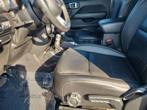 Used 2020 Jeep Gladiator Overland AWD/4WD image 22
