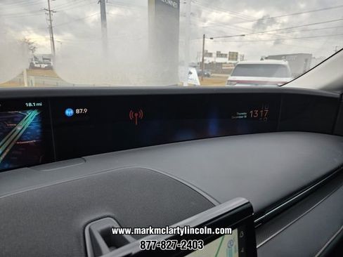 New 2026 Lincoln Nautilus Premier image 21