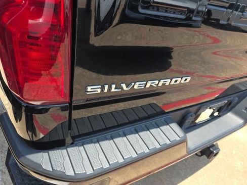 Used 2022 Chevrolet Silverado 1500 Custom RWD image 13