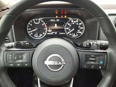 Used 2023 Nissan Rogue SV w/ SV Premium B Package image 14