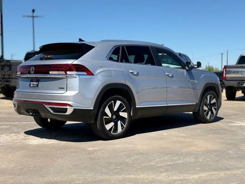 Used 2024 Volkswagen Atlas Cross Sport SEL image 2