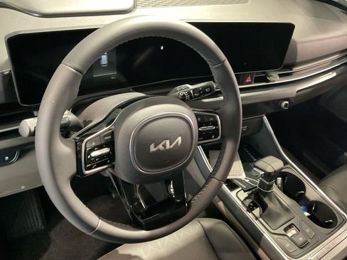 New 2026 Kia Carnival FWD image 11