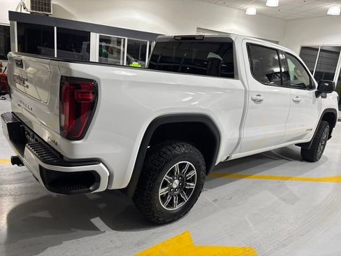 Used 2025 GMC Sierra 1500 AT4 image 6
