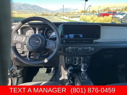 New 2025 Jeep Gladiator Sport AWD/4WD image 17