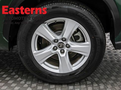 Used 2023 Toyota Highlander LE image 34