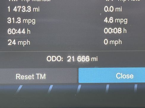 Certified 2024 Volvo XC60 T8 Ultimate w/ Climate Package image 22