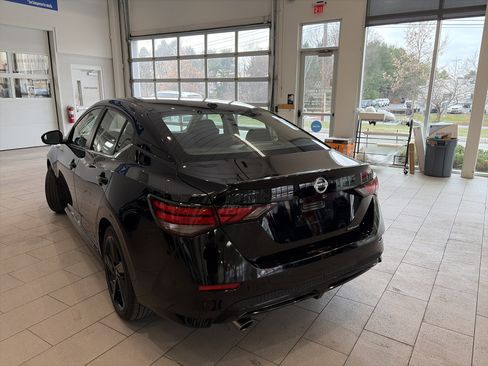 Used 2023 Nissan Sentra SR w/ Midnight Edition Package image 7