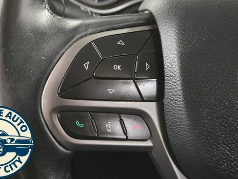 Used 2019 Jeep Cherokee Limited w/ Trailer Tow Group image 15