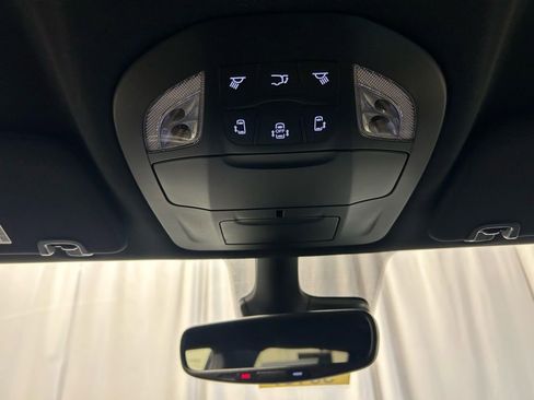 New 2026 Chrysler Pacifica Select image 18