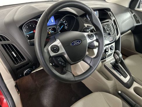 Used 2014 Ford Focus SE FWD image 11