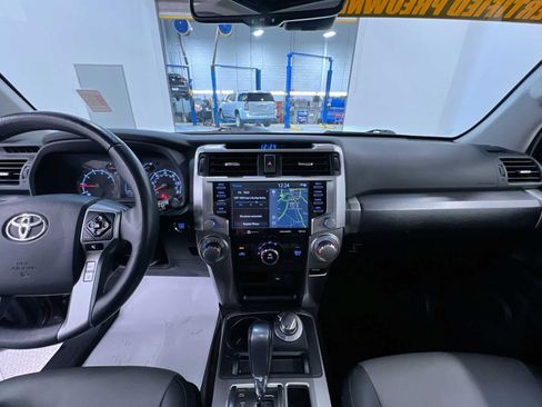 Used 2022 Toyota 4Runner SR5 Premium w/ Moonroof Package AWD/4WD image 23