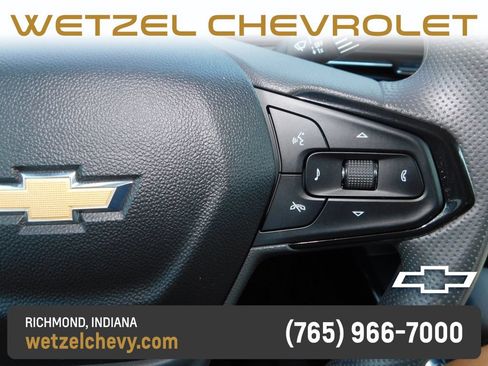 Used 2025 Chevrolet Trax LT FWD image 28