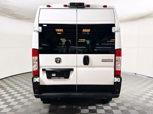 Used 2023 RAM ProMaster 2500 FWD image 4