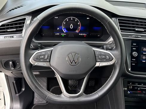 Used 2023 Volkswagen Tiguan SE image 14