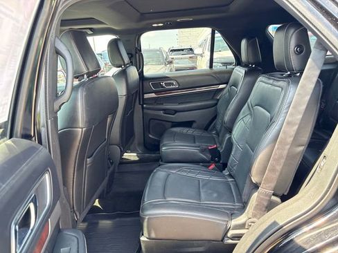 Used 2018 Ford Explorer Platinum AWD/4WD image 21