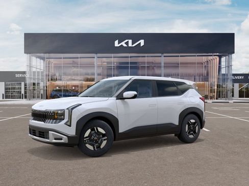 New 2027 Kia Seltos LX FWD image 3
