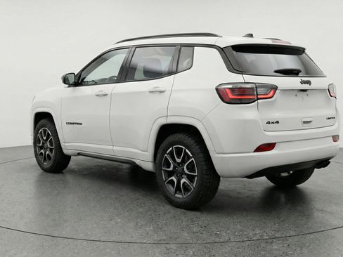 Used 2025 Jeep Compass Trailhawk AWD/4WD image 6