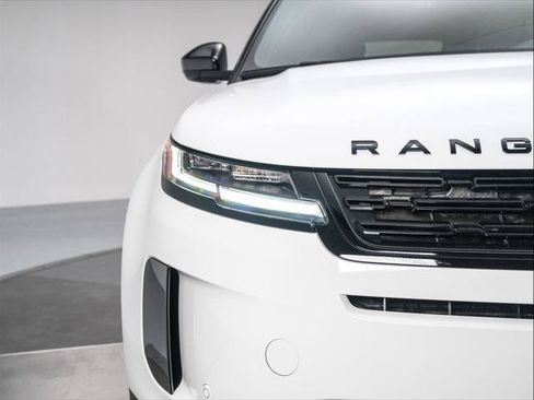 Used 2026 Land Rover Range Rover Evoque S AWD/4WD image 7