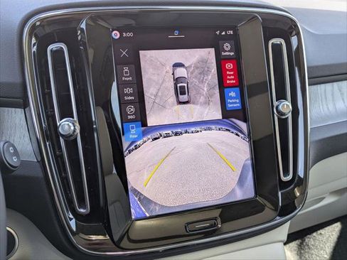 New 2026 Volvo XC40 B5 Plus w/ Protection Package Premier AWD/4WD image 10