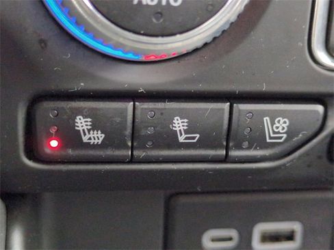 Used 2024 GMC Yukon SLT w/ SLT Luxury Package image 23