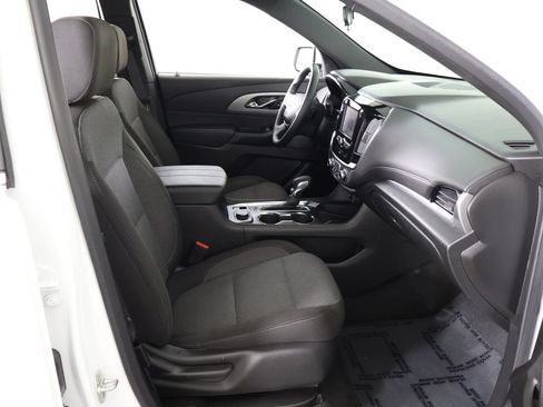 Used 2023 Chevrolet Traverse LT FWD image 30
