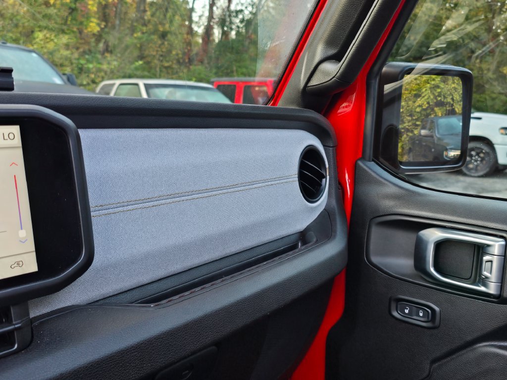 Used 2024 Jeep Wrangler Unlimited Sport AWD/4WD image 35