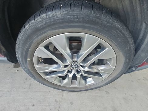 Used 2019 Toyota RAV4 Limited FWD image 24