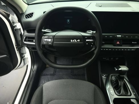 Certified 2025 Kia K4 FWD image 5