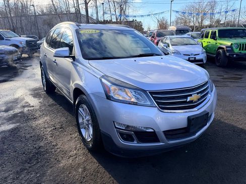 Used 2014 Chevrolet Traverse LT image 4