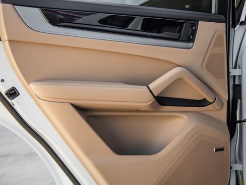 Certified 2026 Porsche Cayenne Coupe AWD/4WD image 29